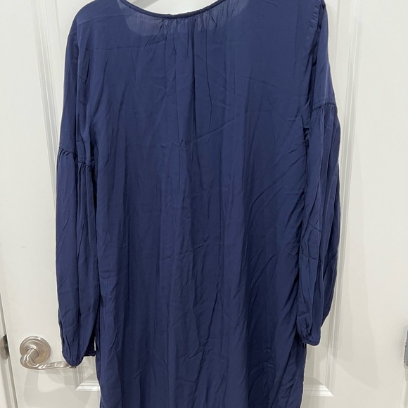 The cutest Gap loose dress in a size L. - Picture 5 of 5
